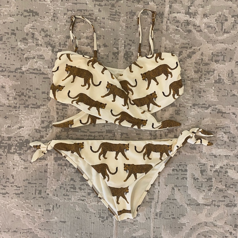 The CUTEST Show Me Your MuMu swimsuit